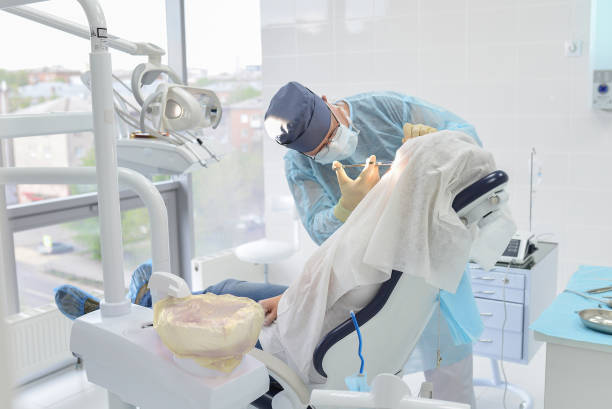 Best Emergency Tooth Extraction in Plainedge, NY